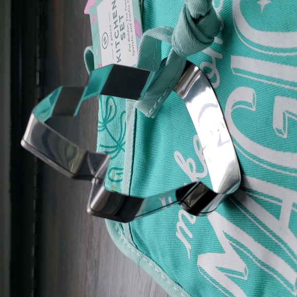 NWT Earthbound 4 piece kitchen set - Picture 3 of 5